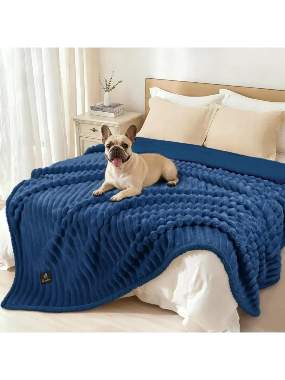 Ultra-Soft Waterproof Dog Blanket for Large Dogs - Durable, Warm, Machine